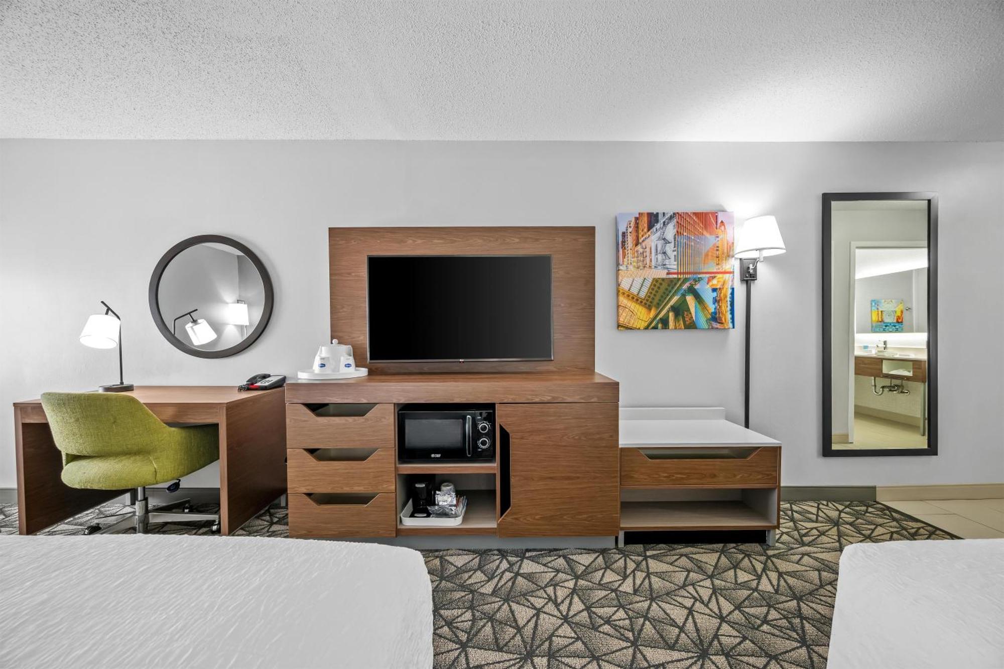 Queen Room with Two Queen Beds - Hearing Access/Non-Smoking